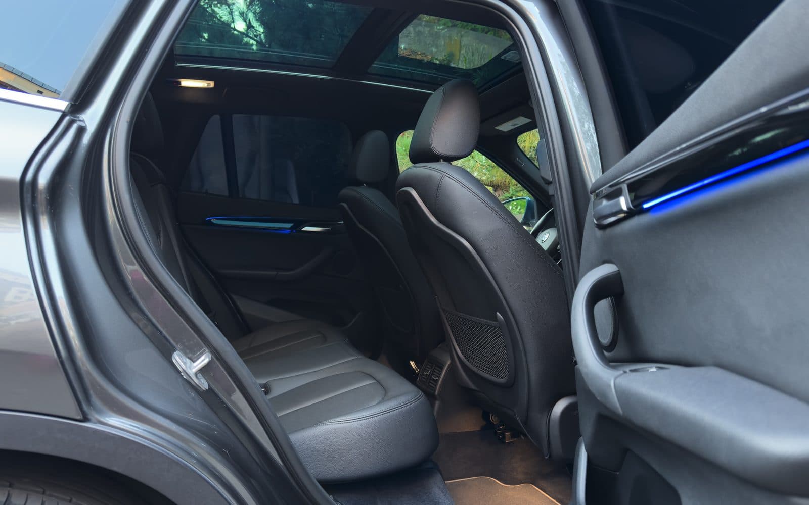 BMW X1 2021 — фото 3 в аренду в Калининграде — LiteRent