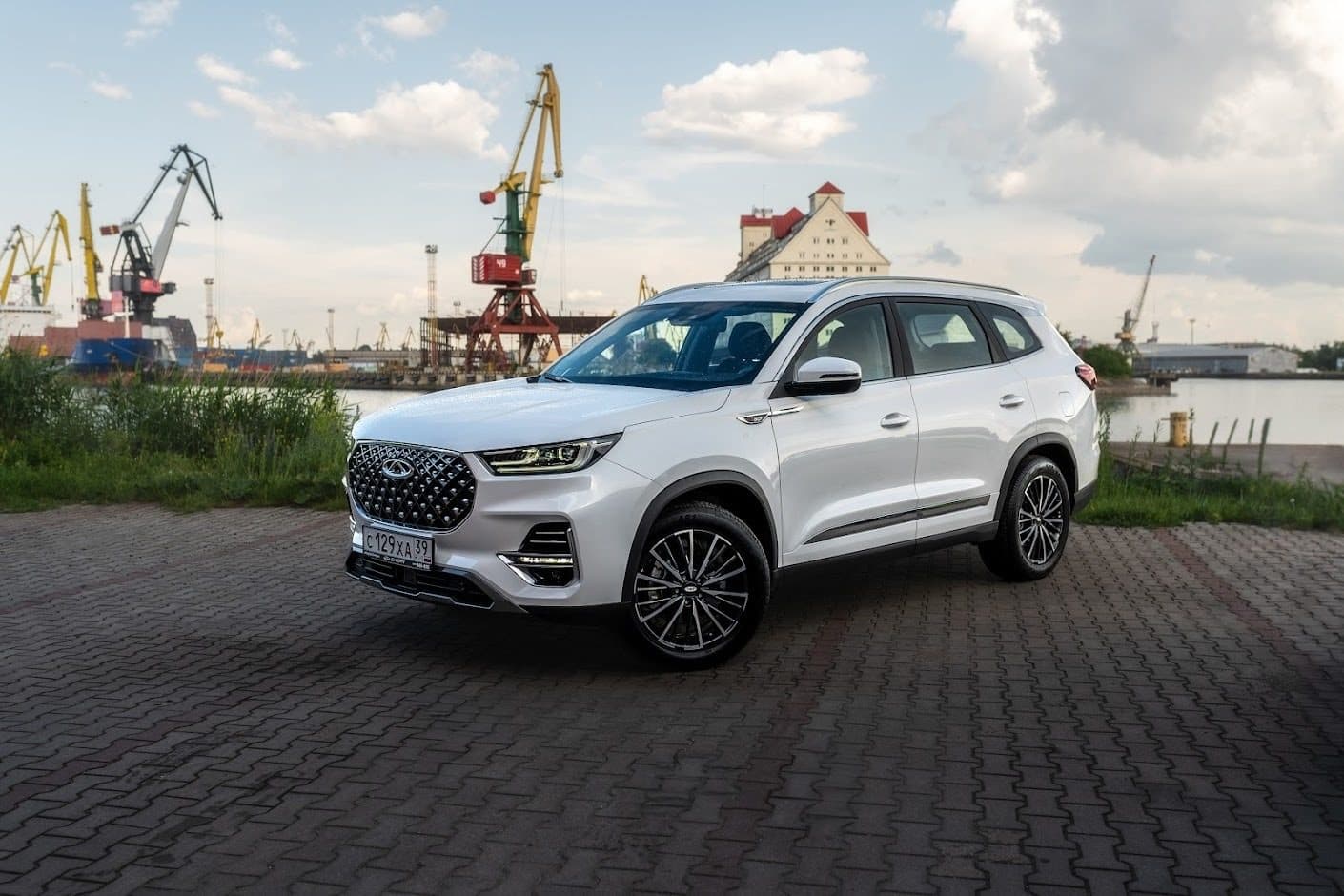 Chery TIGGO 8 Pro Max 2024 — фото 1 в аренду в Калининграде — LiteRent