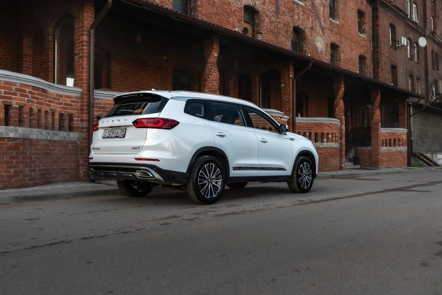 Chery TIGGO 8 Pro Max 2024 — фото 5 в аренду в Калининграде — LiteRent