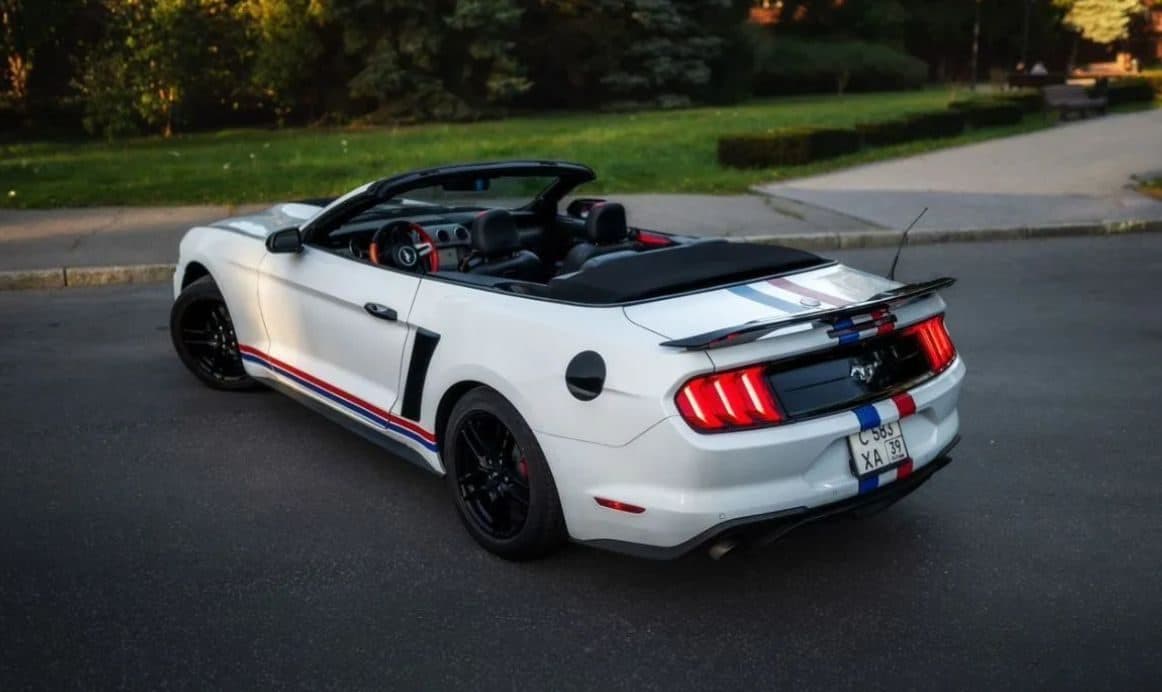 Ford Mustang — фото 2 в аренду в Калининграде — LiteRent
