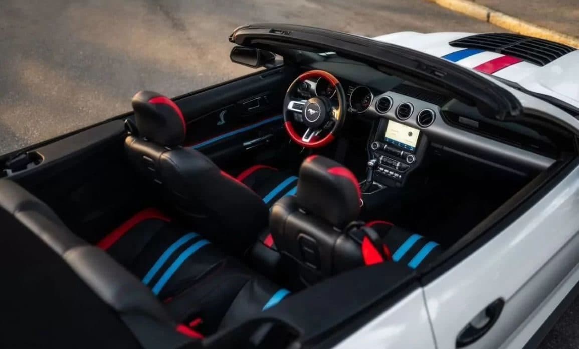 Ford Mustang — фото 3 в аренду в Калининграде — LiteRent
