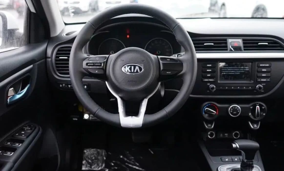 KIA Rio X-Line — фото 4 в аренду в Калининграде — LiteRent