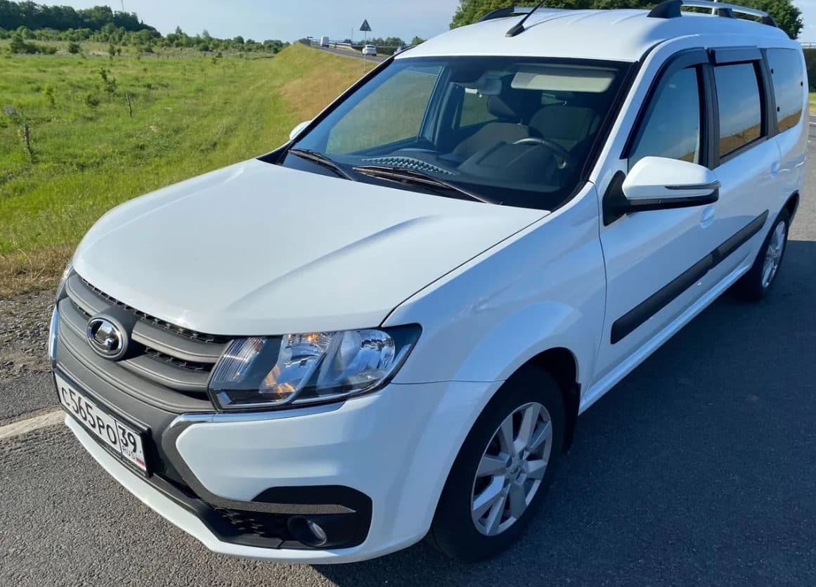 Lada Largus 2022 — фото 1 в аренду в Калининграде — LiteRent