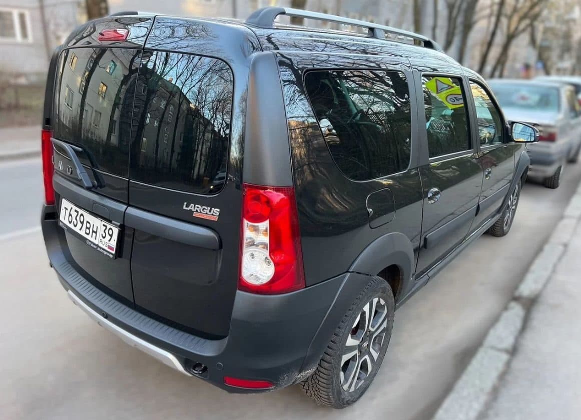 Lada Largus Cross 2022 — фото 3 в аренду в Калининграде — LiteRent
