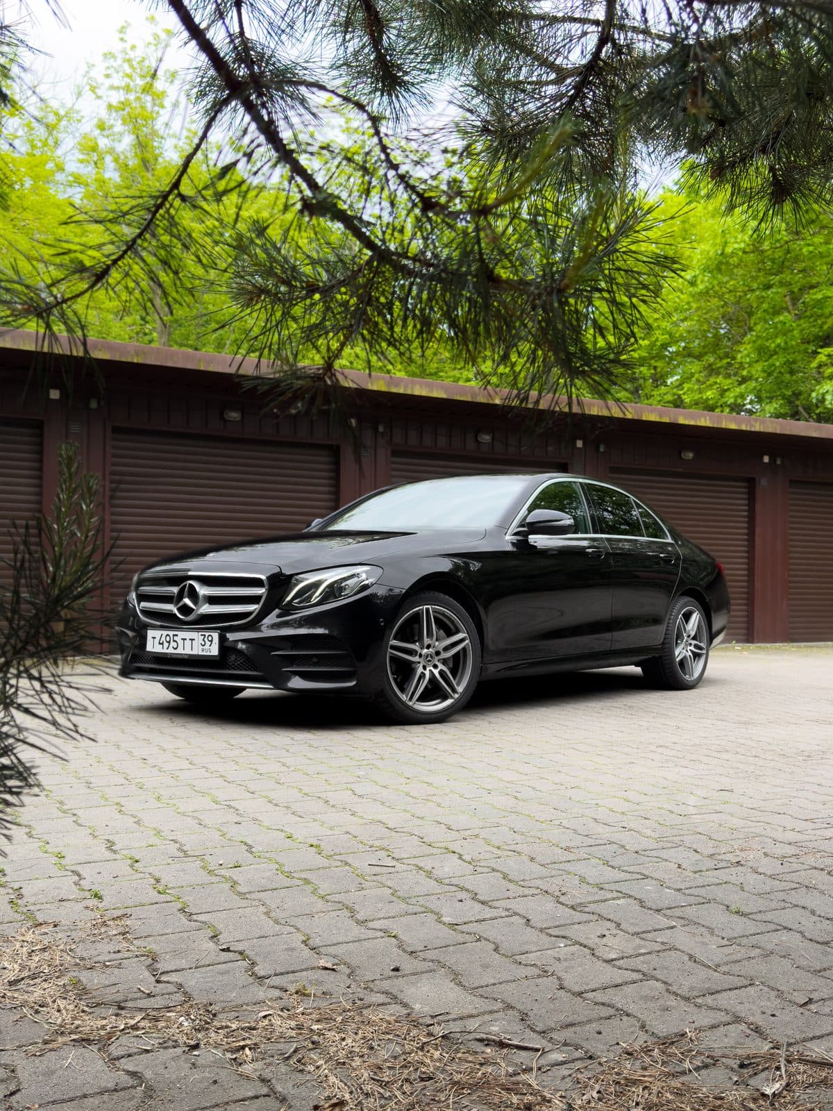 Mercedes-Benz E200 AMG — фото 1 в аренду в Калининграде — LiteRent