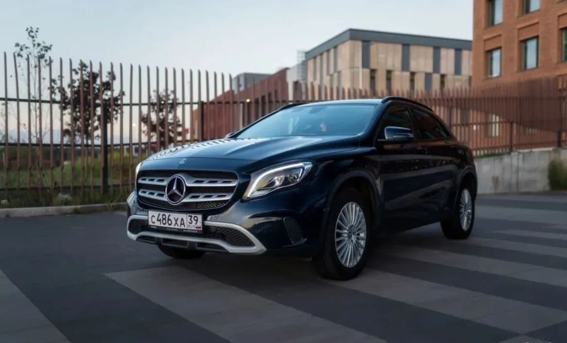 Mercedes-Benz GLA — фото 1 в аренду в Калининграде — LiteRent