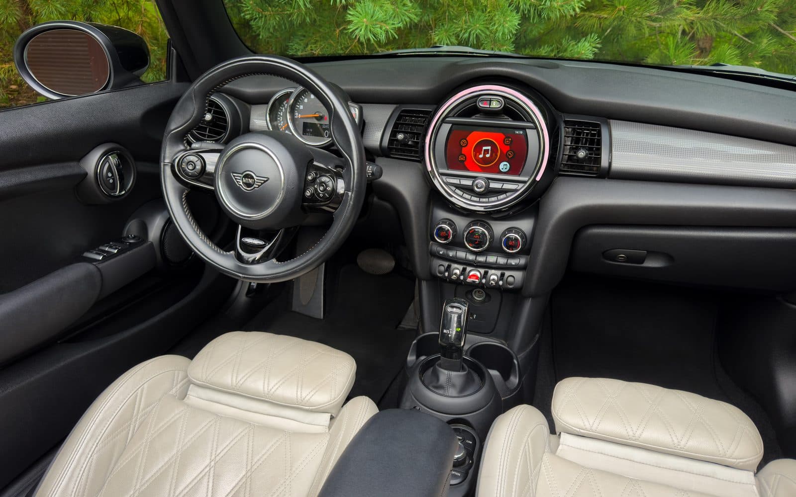Mini Cooper Cabrio 2021 — фото 3 в аренду в Калининграде — LiteRent