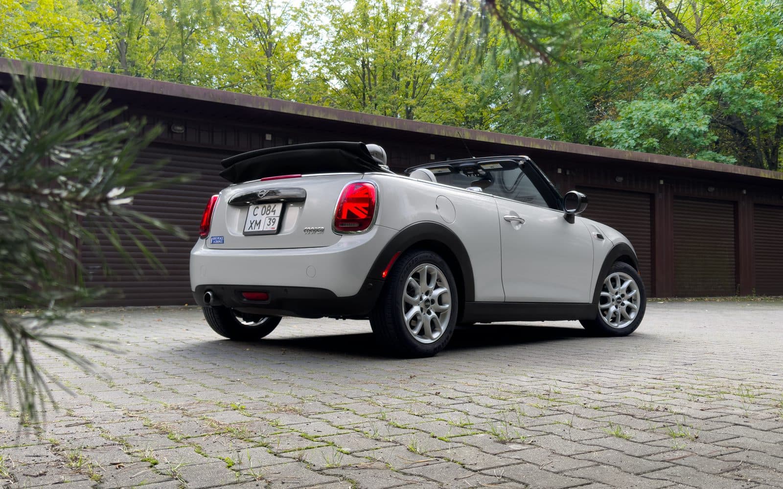 Mini Cooper Cabrio 2021 — фото 4 в аренду в Калининграде — LiteRent
