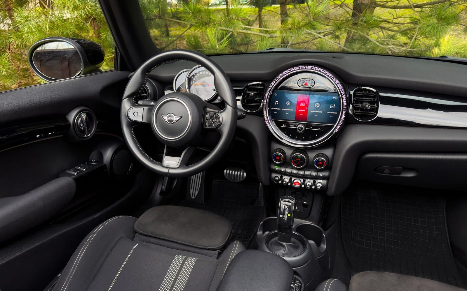 Mini Cooper Cabrio — фото 1 в аренду в Калининграде — LiteRent