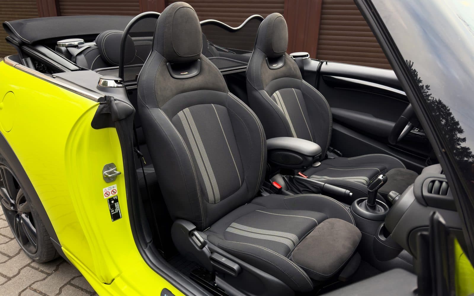 Mini Cooper Cabrio — фото 2 в аренду в Калининграде — LiteRent