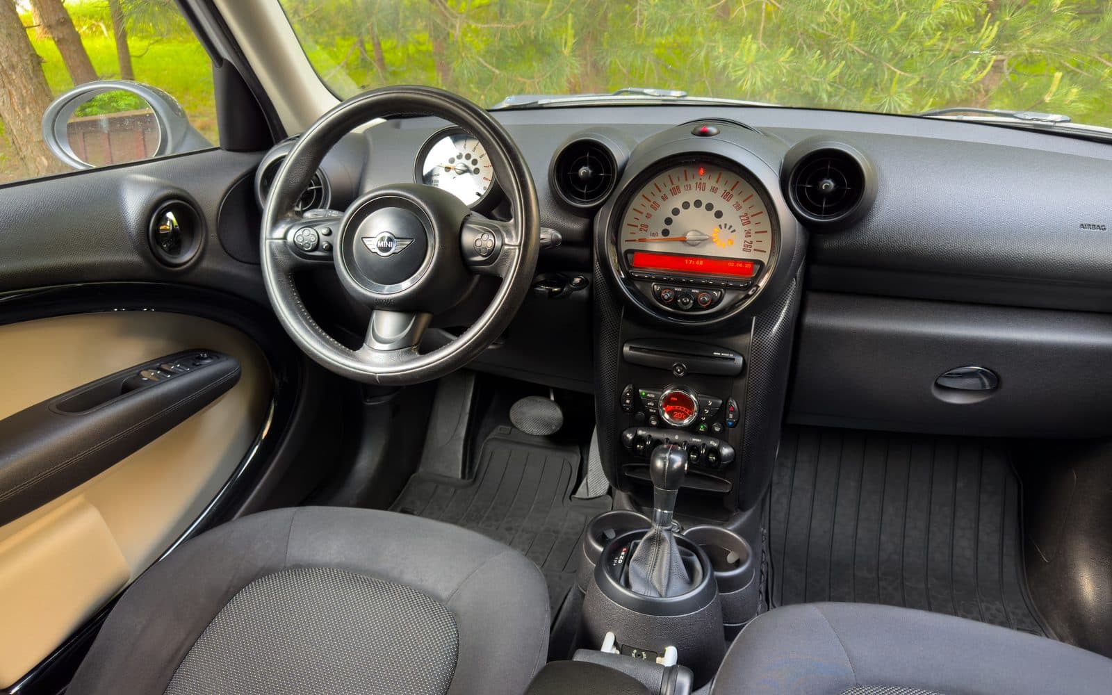 MINI Cooper Countryman — фото 4 в аренду в Калининграде — LiteRent