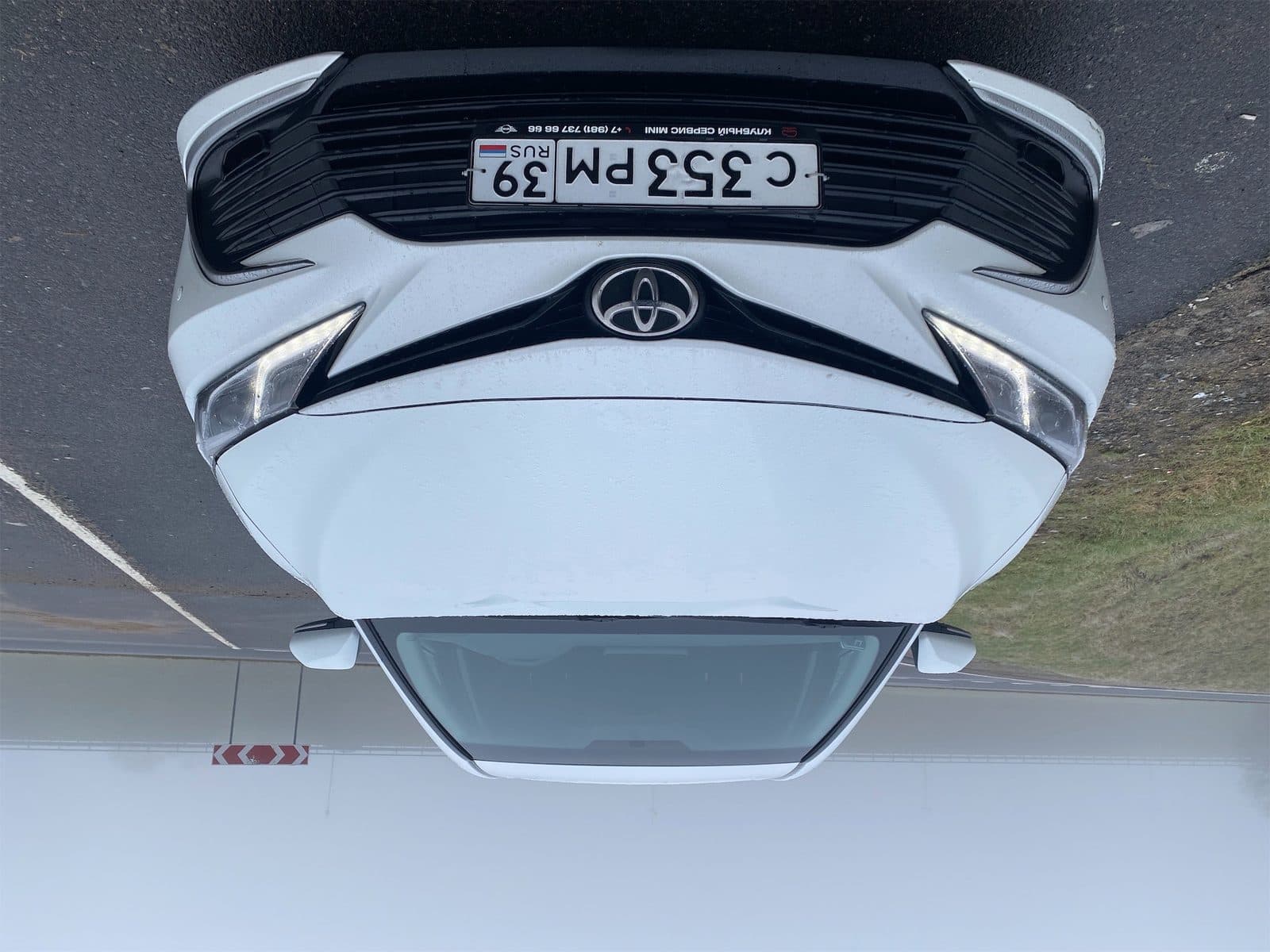 Toyota Camry 2022 — фото 2 в аренду в Калининграде — LiteRent