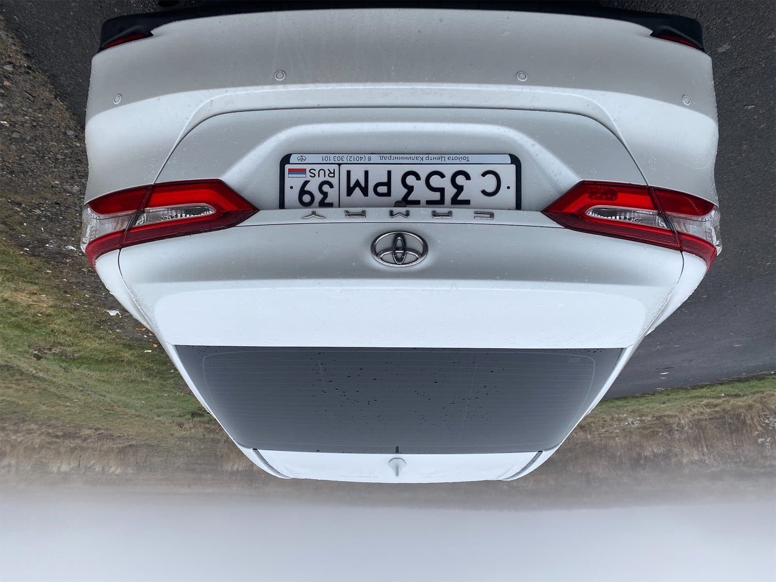 Toyota Camry 2022 — фото 4 в аренду в Калининграде — LiteRent