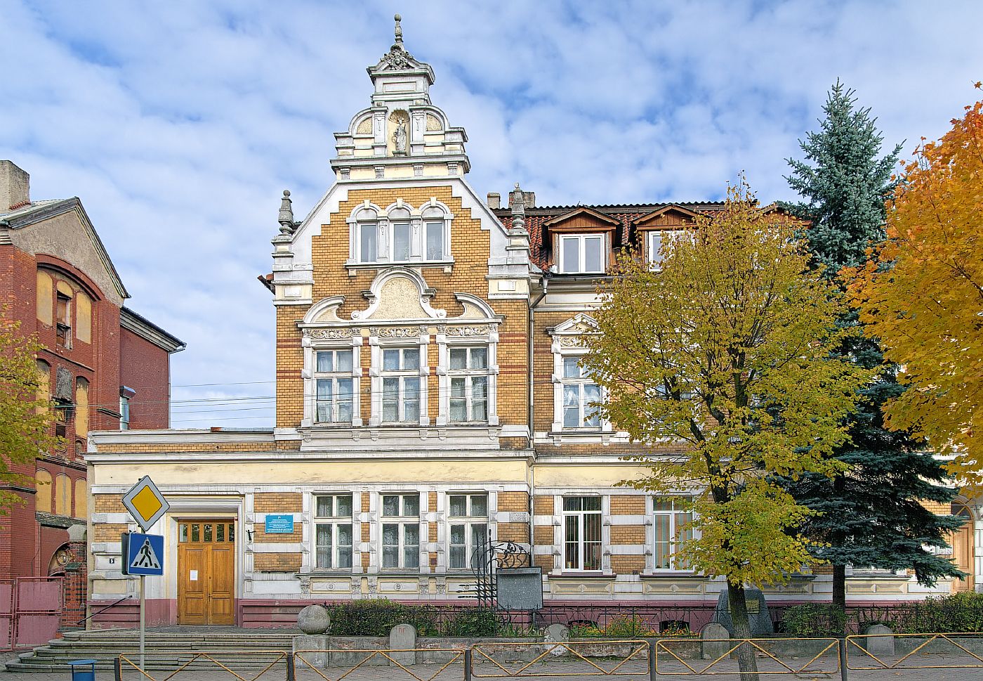 Почтамт Инстербурга и вилла Германа Чибулински
